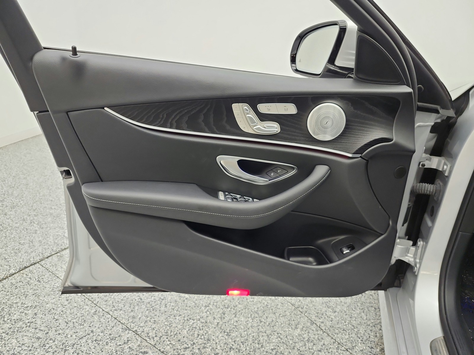 Used 2019 Iridium Silver Metallic Mercedes-Benz E 300 RWD Sedan image 13