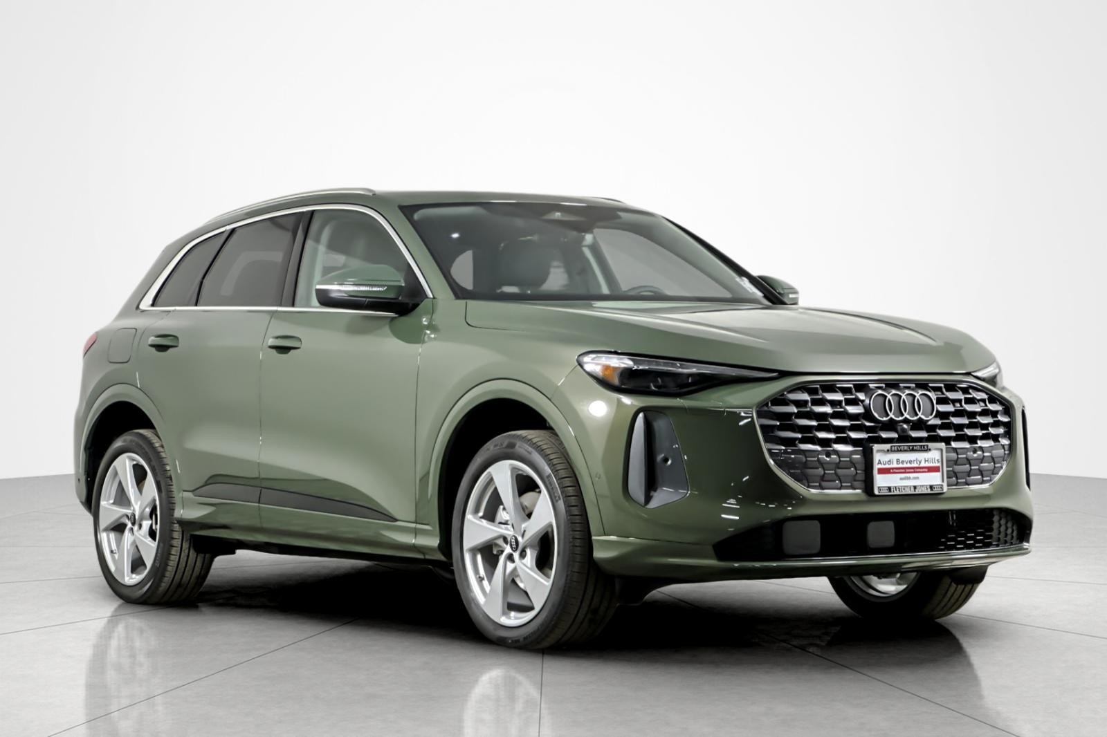 New 2025 District Green Metallic Audi Premium Plus 2.0 TFSI quattro image 2