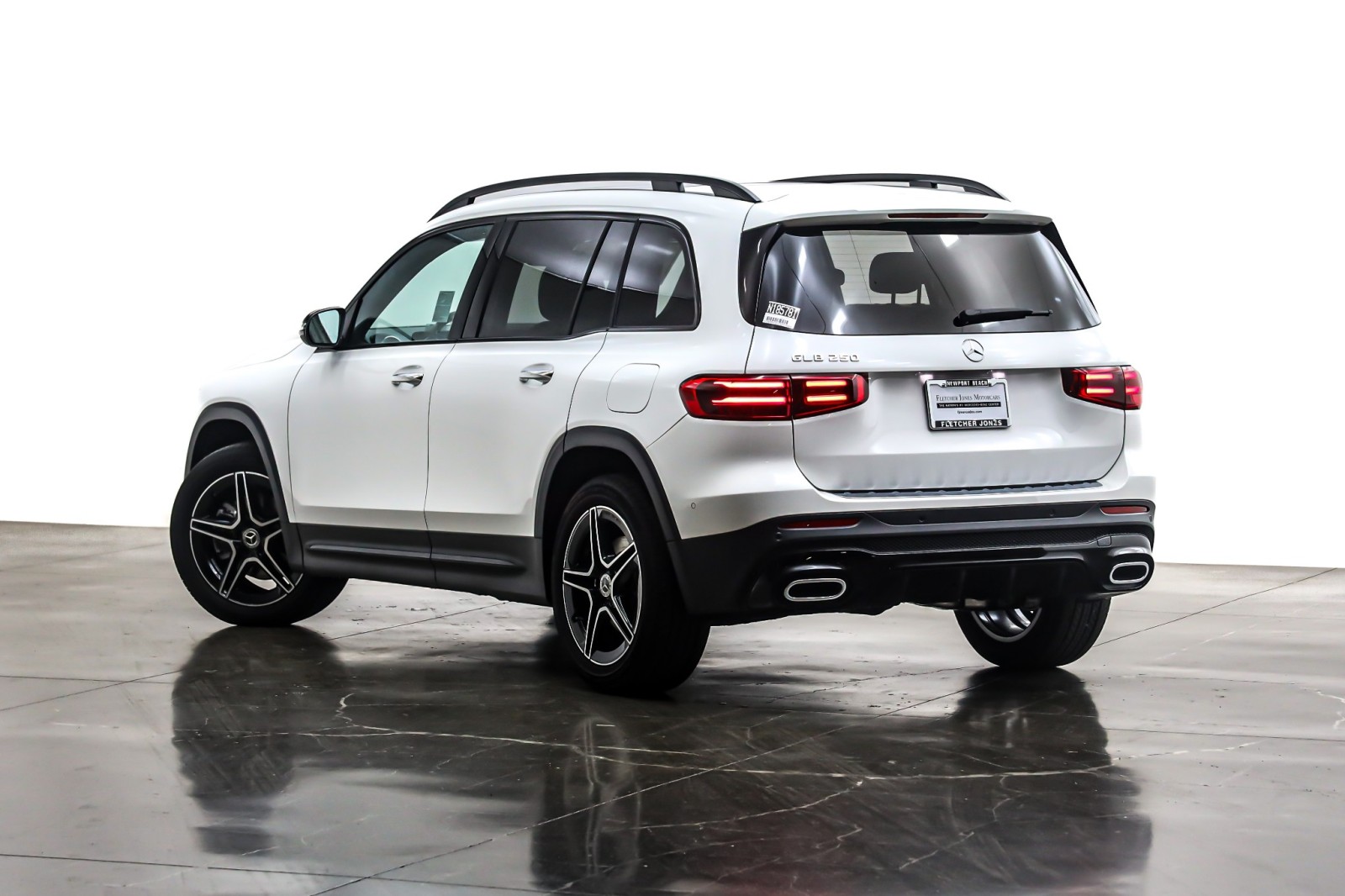 New 2026 Polar White Mercedes-Benz GLB 250 image 12