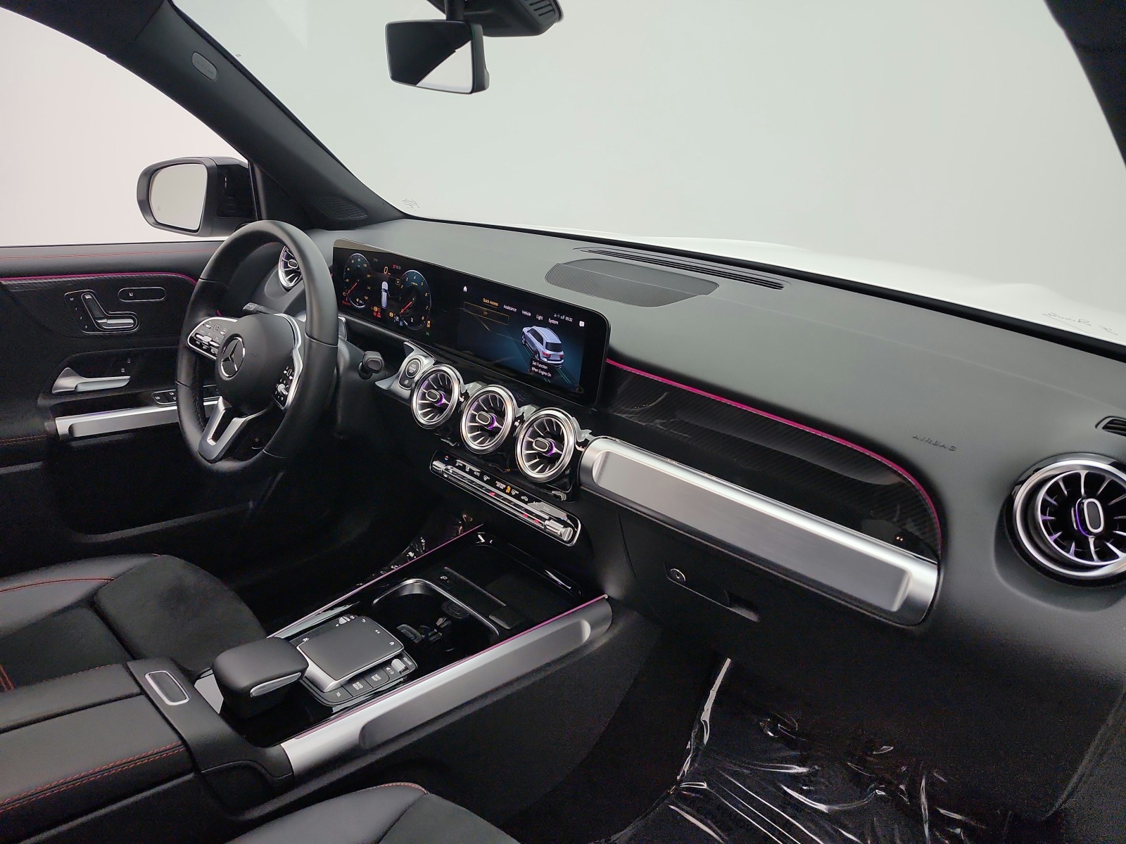 Used 2023 Polar White Mercedes-Benz GLB 250 SUV image 19