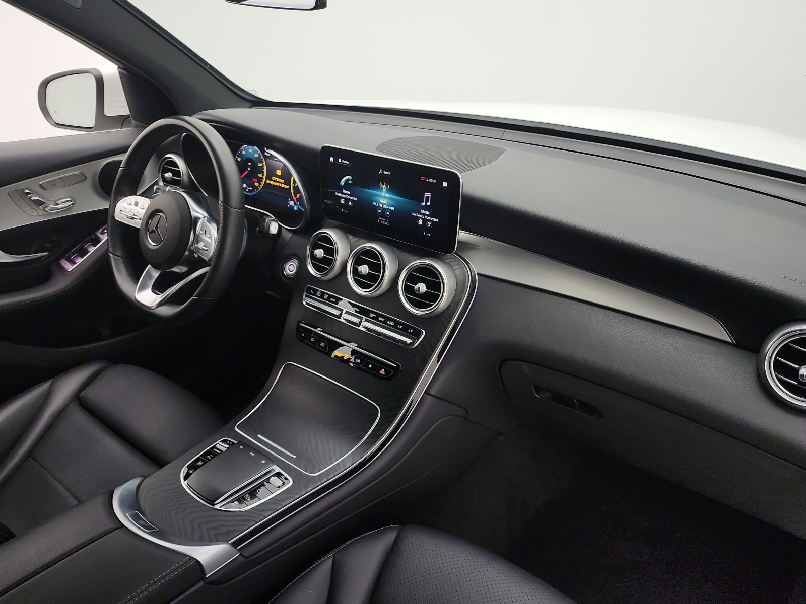 Used 2022 Polar White Mercedes-Benz GLC 300 SUV image 23