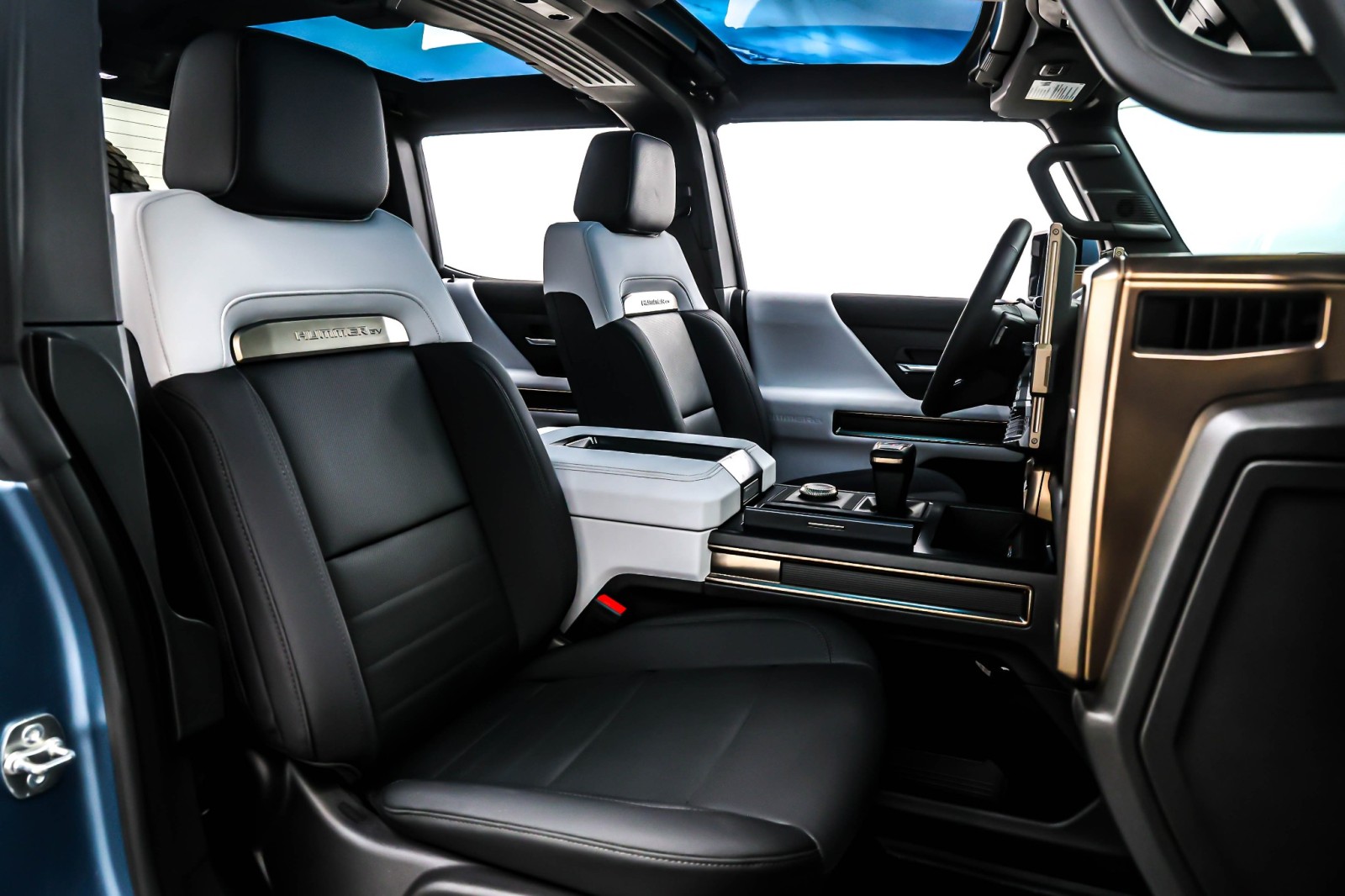 Used 2024 Neptune Blue Matte GMC e4WD Crew Cab 3X image 6