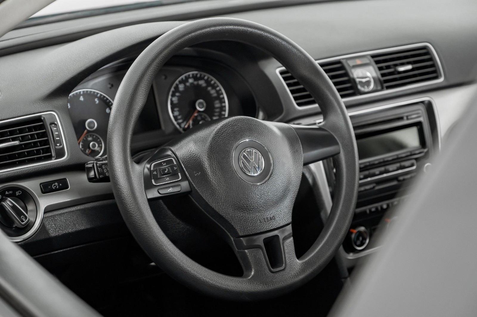 2015 Volkswagen Passat 1.8T S AUTOMATIC CRUISE CONTROL STEERING WHEEL CON 21