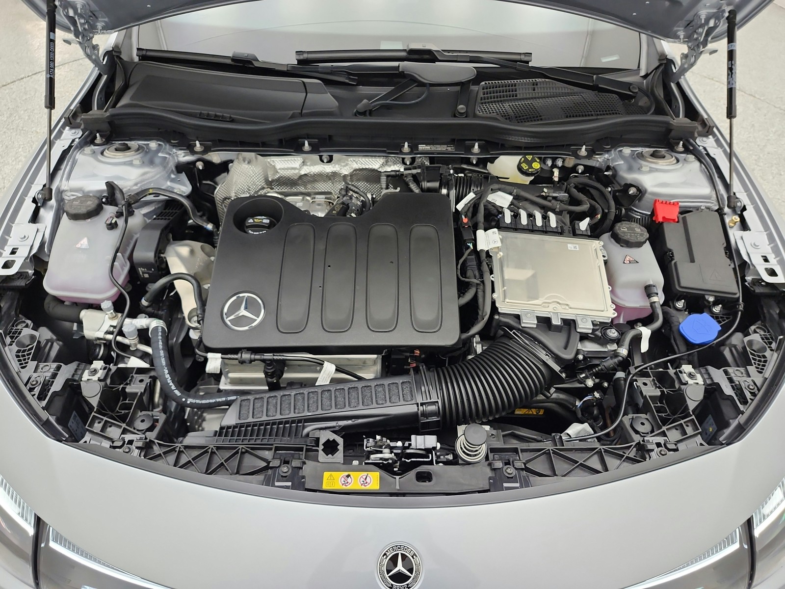 New 2027 Cirrus Silver Metallic Mercedes-Benz CLA 220 Hybrid FWD image 12