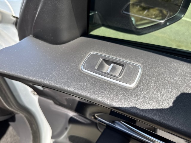 JaguarF-PACE43