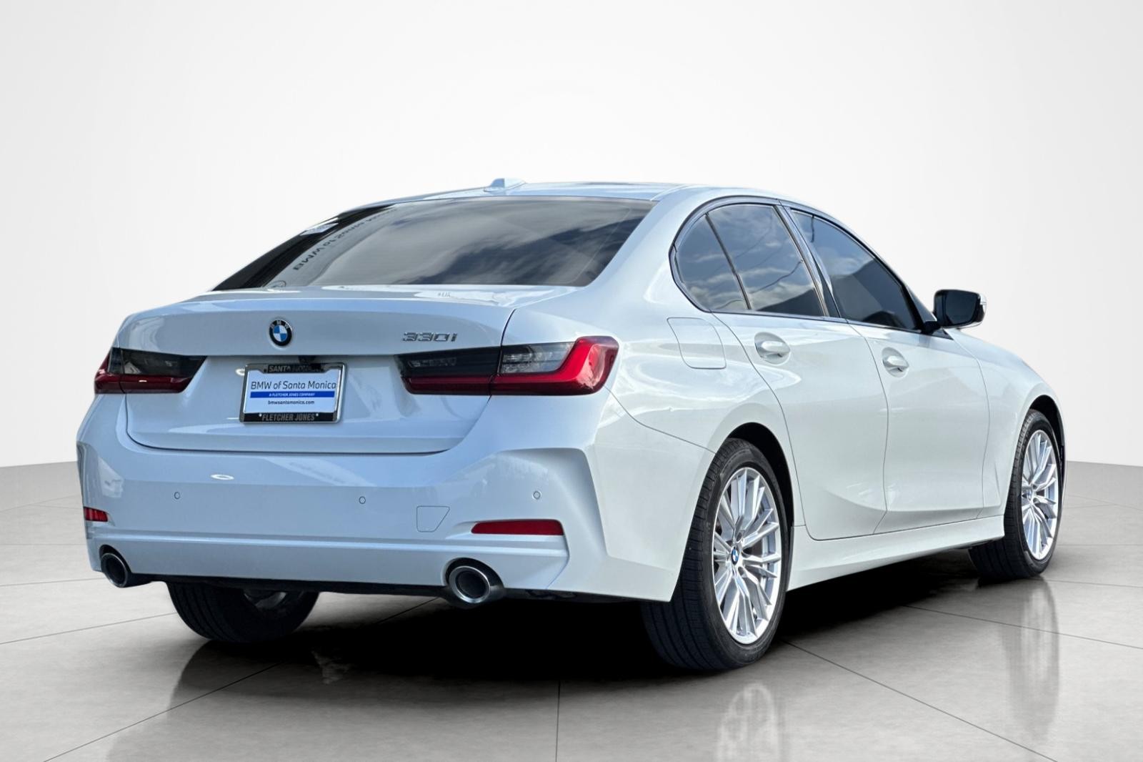 Used 2023 Mineral White Metallic BMW 330i image 5
