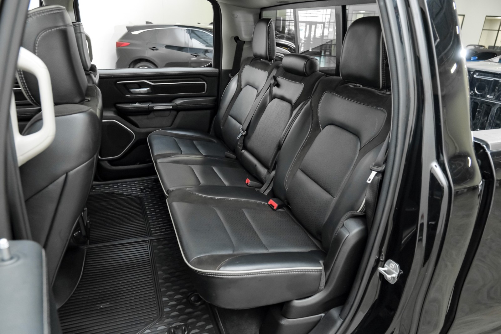 2022 Ram 1500 Laramie 4x4 CrewCab LeatherSeating 23Hpkg LevelApkg SideSteps 47