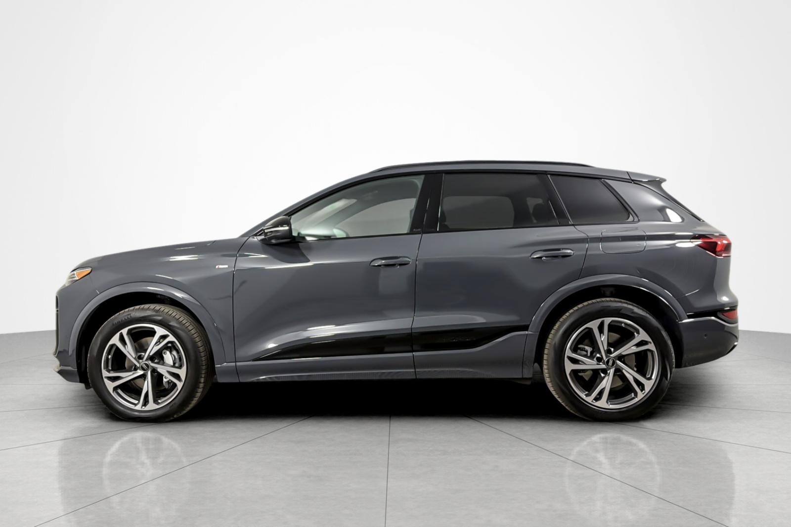New 2027 Magnet Gray Audi Premium Plus quattro image 3