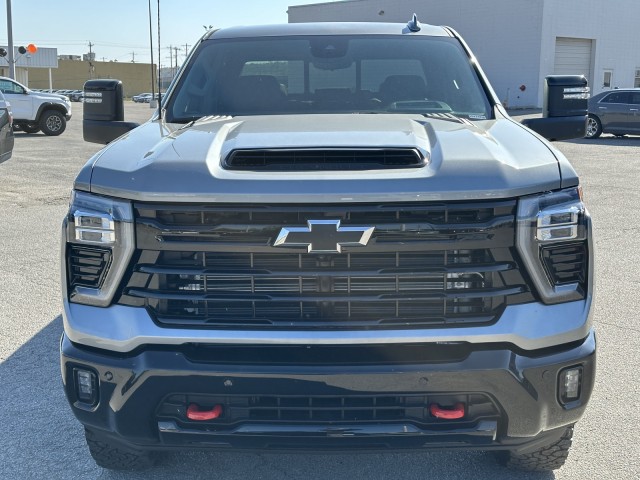 2025 Chevrolet Silverado 2500HD LTZ 8