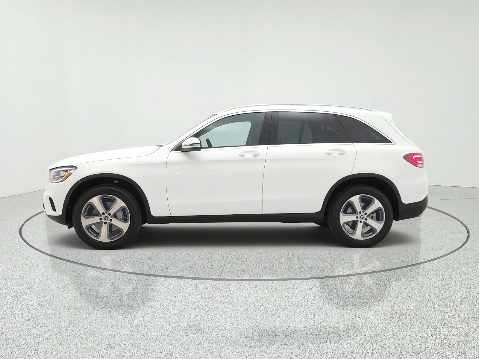 Used 2022 Polar White Mercedes-Benz GLC 300 SUV image 8