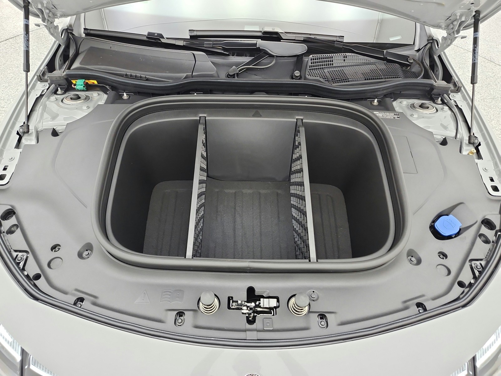 New 2027 MANUFAKTUR Alpine Grey Mercedes-Benz CLA 250+ Electric RWD image 12