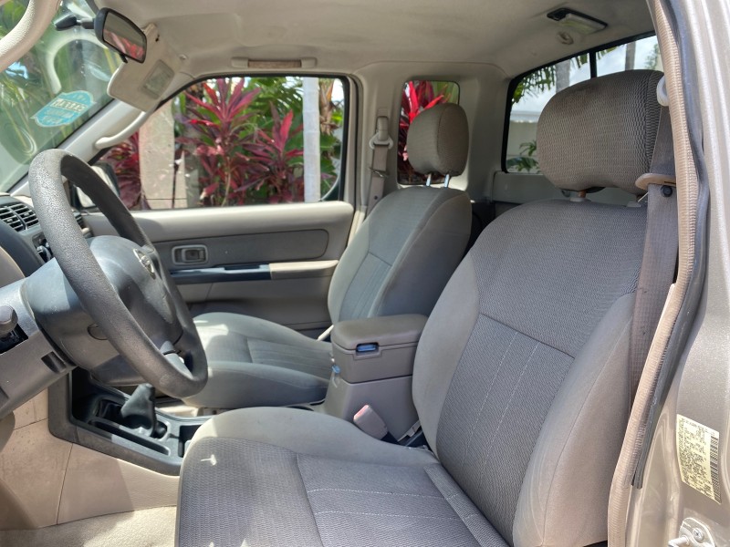 2004 Nissan Frontier 2WD XE LOW MILES 70,694 PU in , 