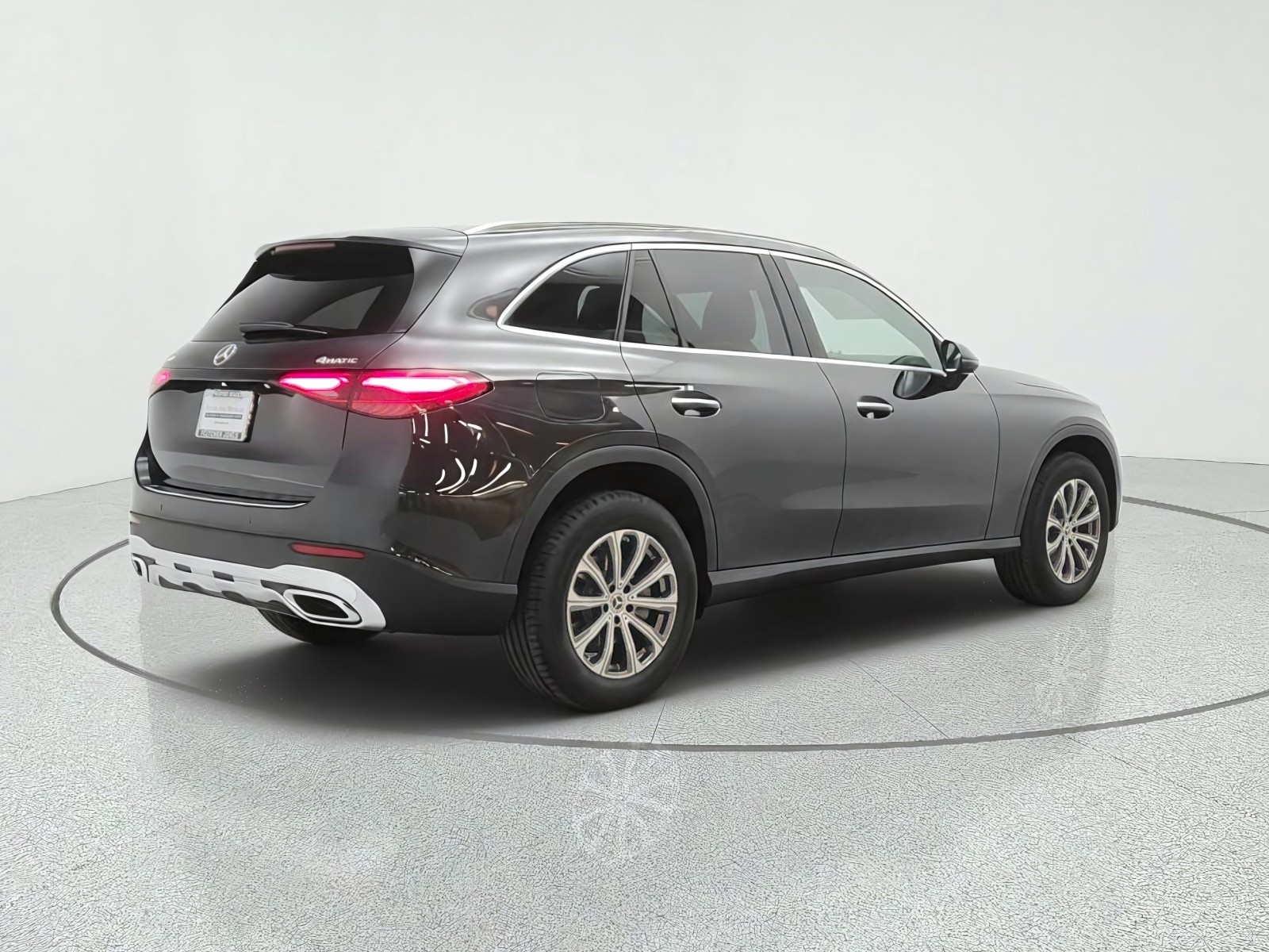 New 2027 Graphite Grey Metallic Mercedes-Benz GLC 300 4MATIC® SUV image 5