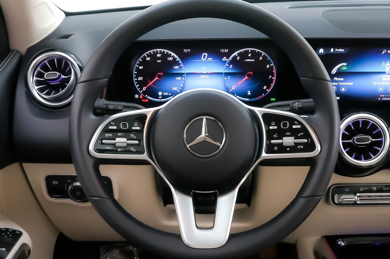 Used 2023 Polar White Mercedes-Benz GLB 250 image 17