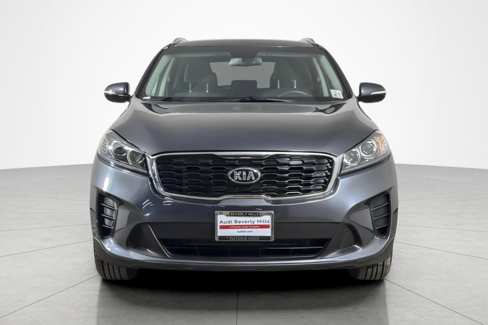 Used 2019 GRAVITY GREY Kia L FWD image 8