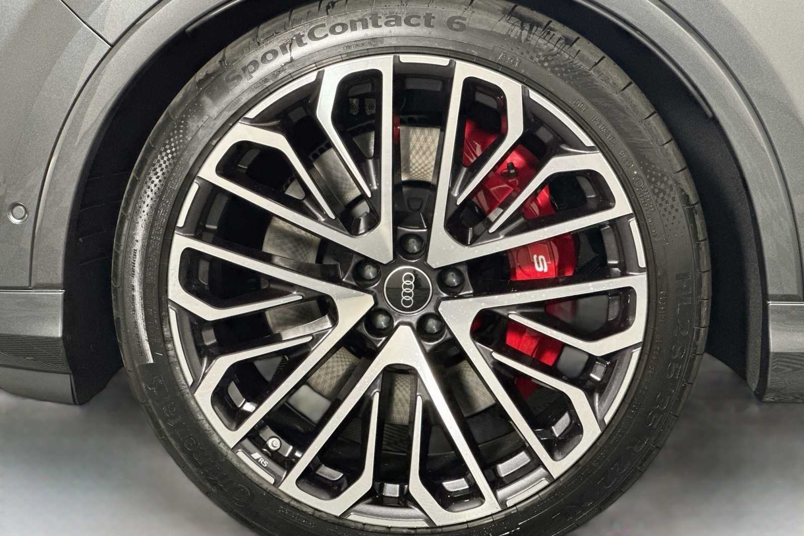 New 2026 Daytona Gray Pearl Effect Audi Prestige image 11