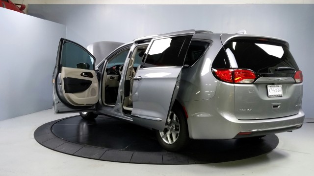 2020 Chrysler Pacifica Limited 13