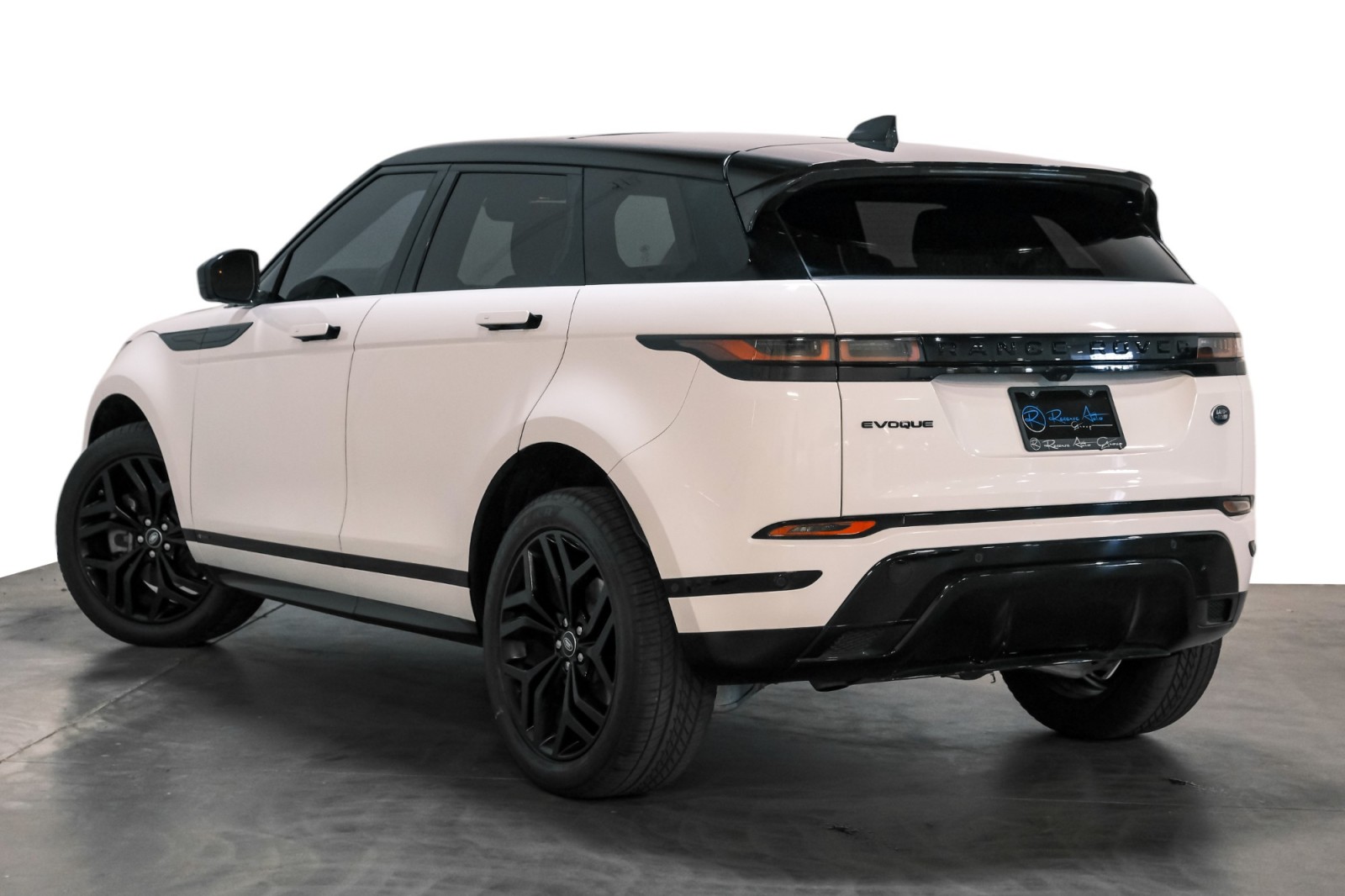 2021 Land Rover Range Rover Evoque R-Dynamic SE AWD PanoRoof 12WayHtdSeats BlackOutPkg 8