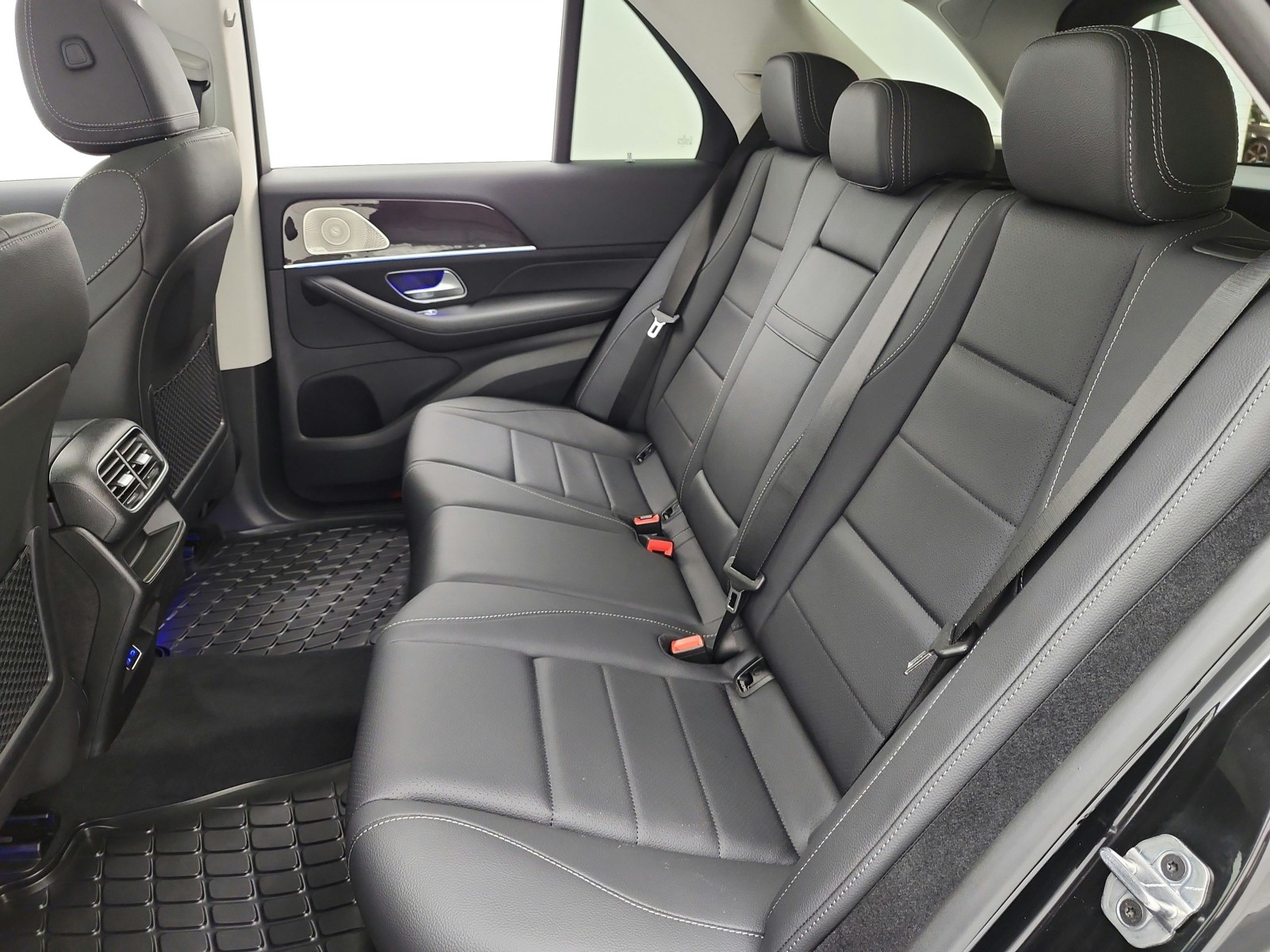 New 2026 Black Mercedes-Benz GLE 450 4MATIC® SUV image 11