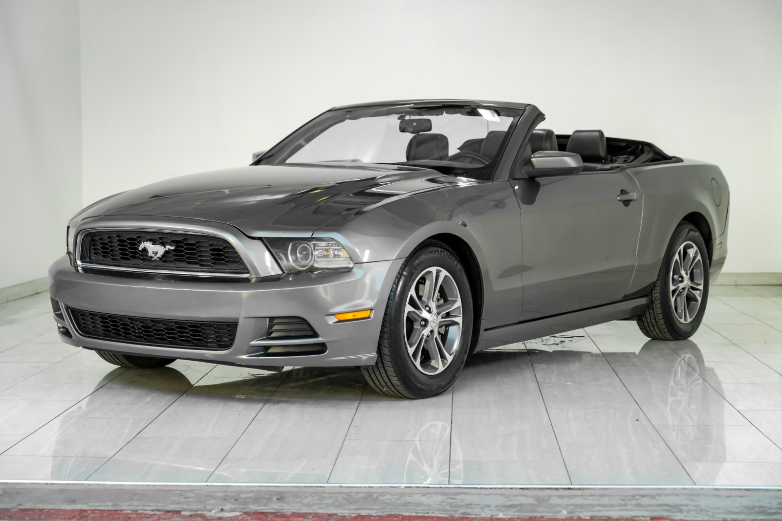 2013 Ford Mustang Convertible PREMIUM AUTOMATIC LEATHER SEATS BLUETOOTH CRUISE C 5