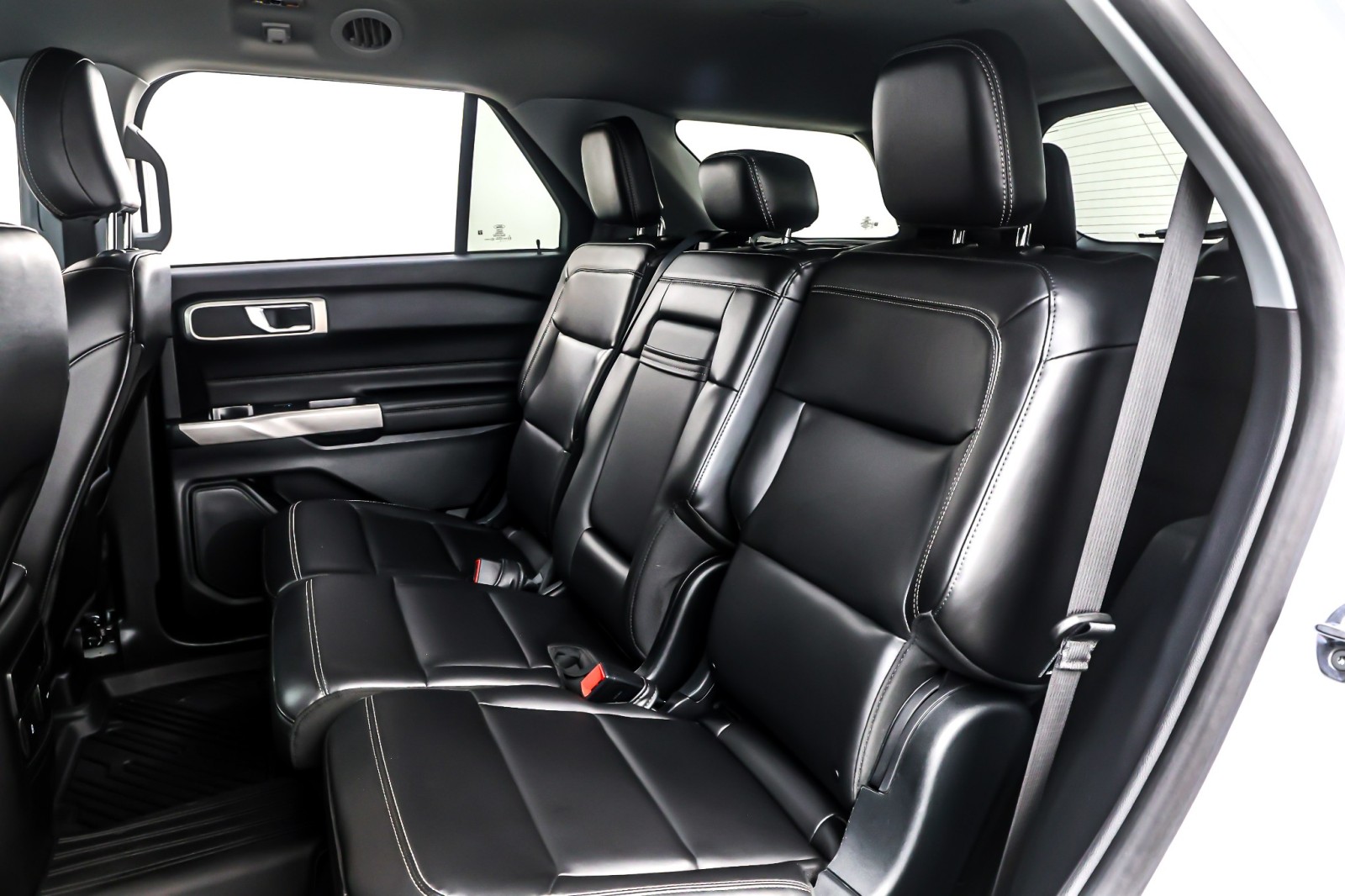 Used 2023 Oxford White Ford XLT RWD image 8