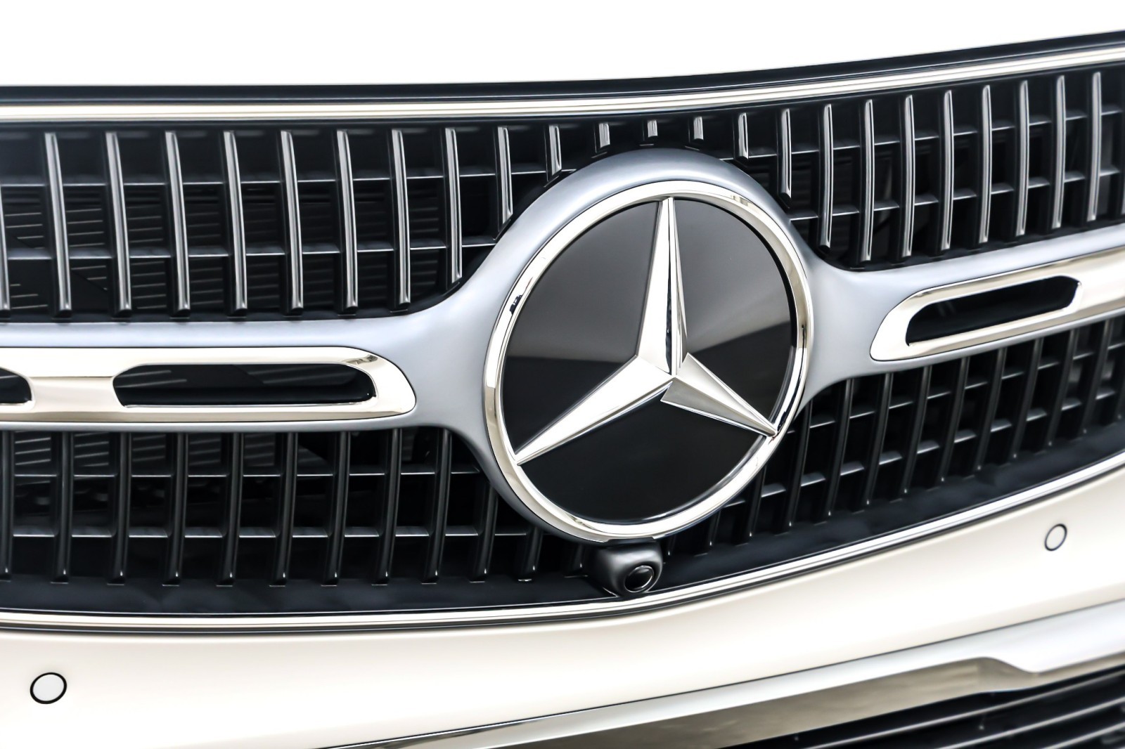 New 2026 Polar White Mercedes-Benz GLC 300 image 13