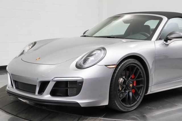 2019 Porsche 911 4 GTS 16