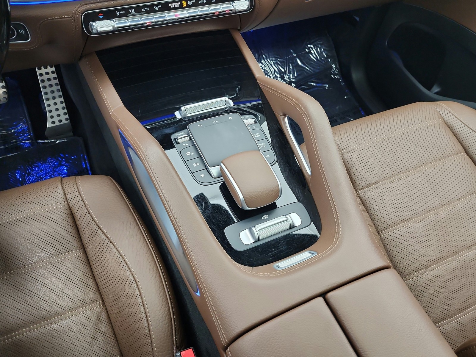 Used 2024 MANUFAKTUR Diamond White Metallic Mercedes-Benz GLS 450 4MATIC® SUV image 11