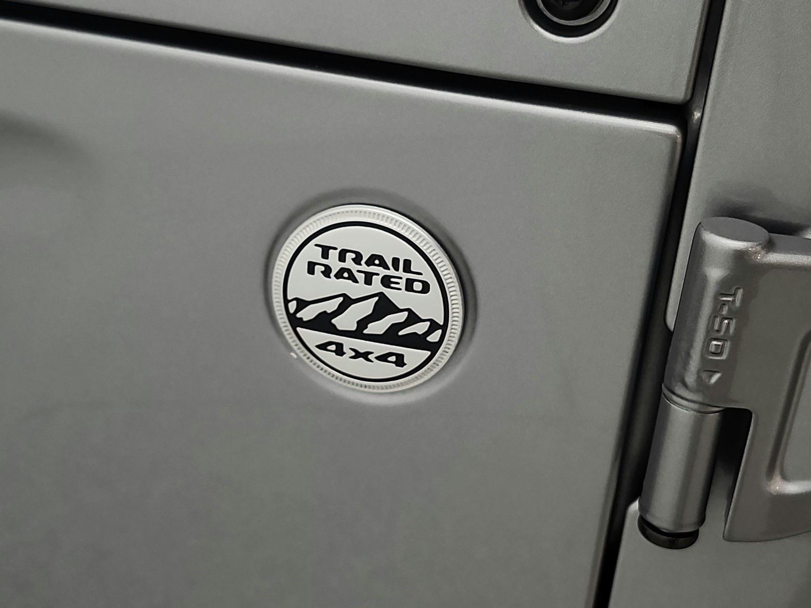 Used 2018 Billet Silver Metallic Clearcoat Jeep Sport 4x4 image 23