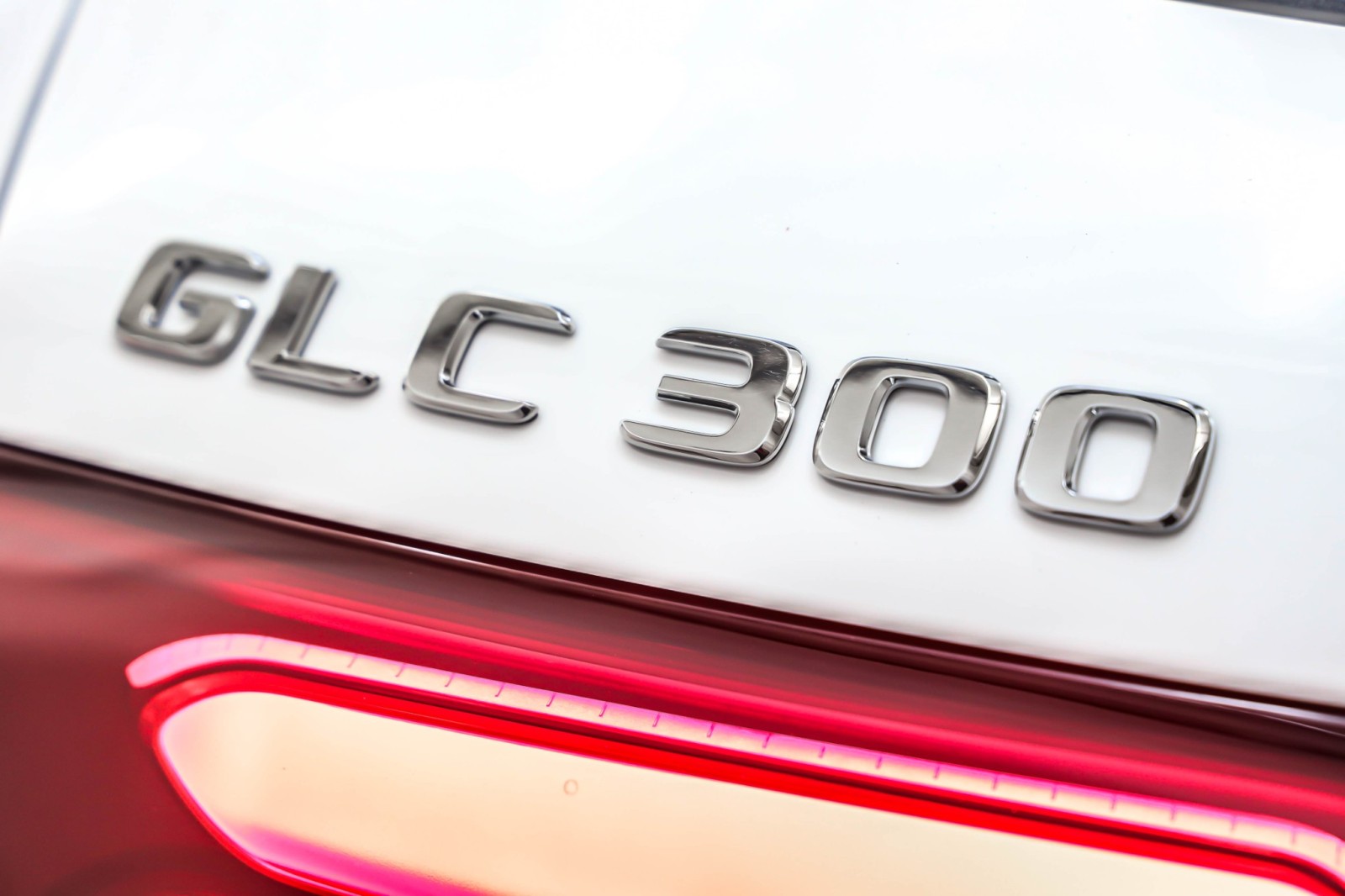 New 2026 Polar White Mercedes-Benz GLC 300 SUV image 9