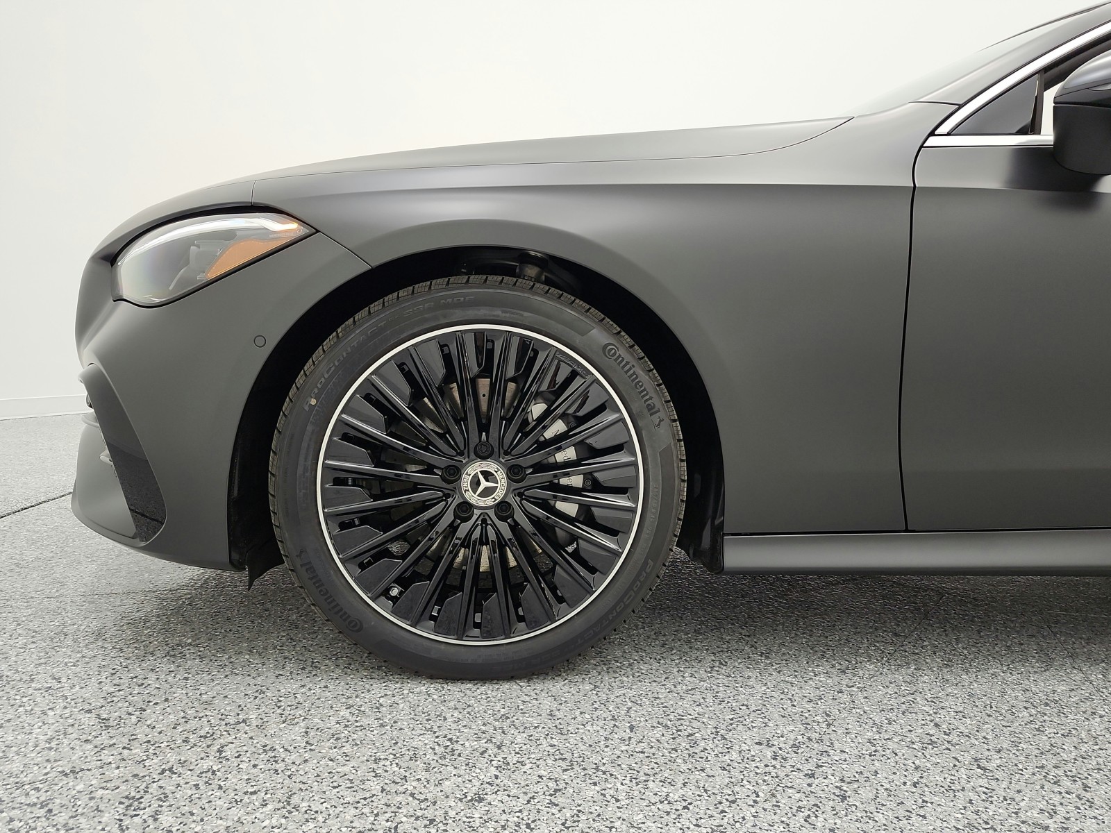 New 2026 MANUFAKTUR Graphite Grey Magno Mercedes-Benz CLE 300 image 12