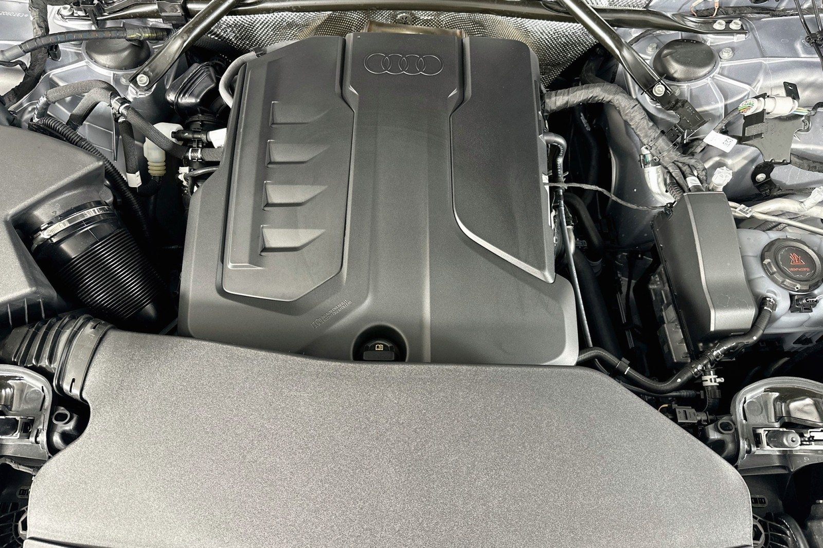 New 2026 Florett Silver Metallic Audi Premium Plus image 12