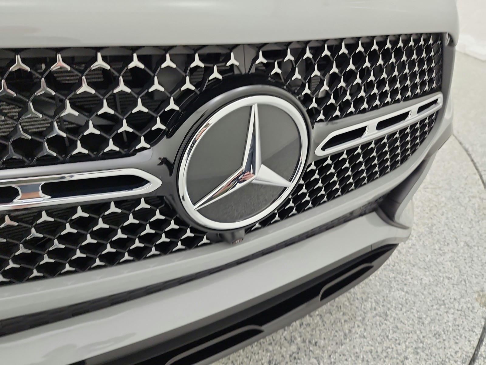 New 2026 MANUFAKTUR Alpine Grey Mercedes-Benz GLE 450 image 14