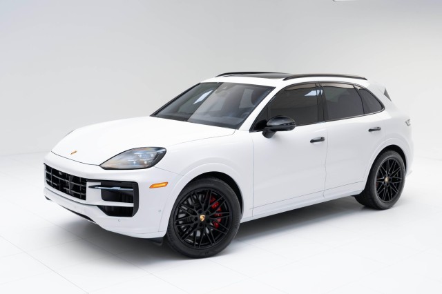 2024  Cayenne S in , 