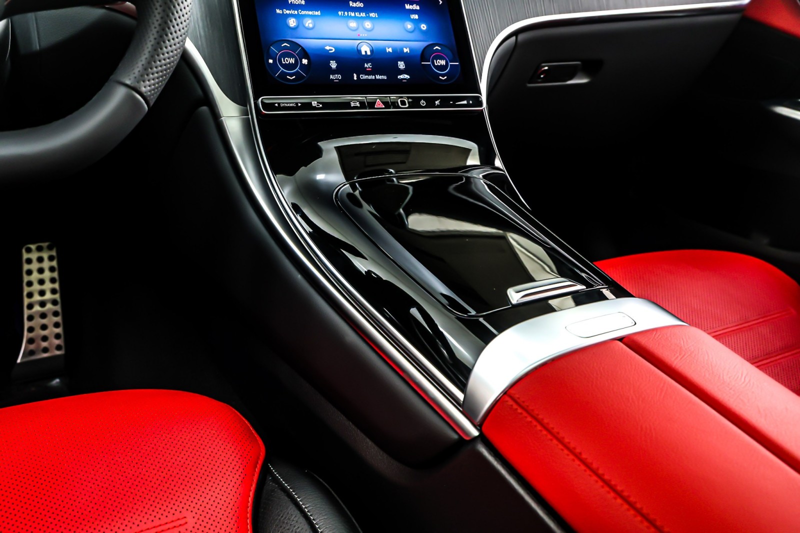 New 2026 Polar White Mercedes-Benz GLC 300 image 6