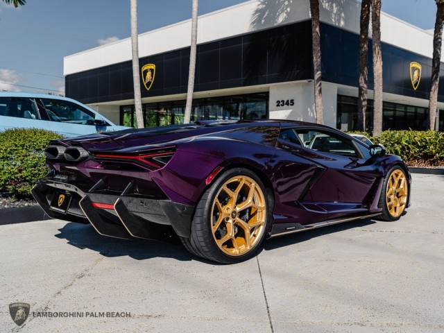 Lamborghini Revuelto