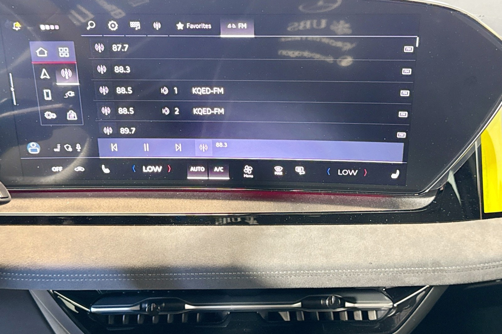 New 2025 Glacier White Metallic Audi Prestige quattro image 13