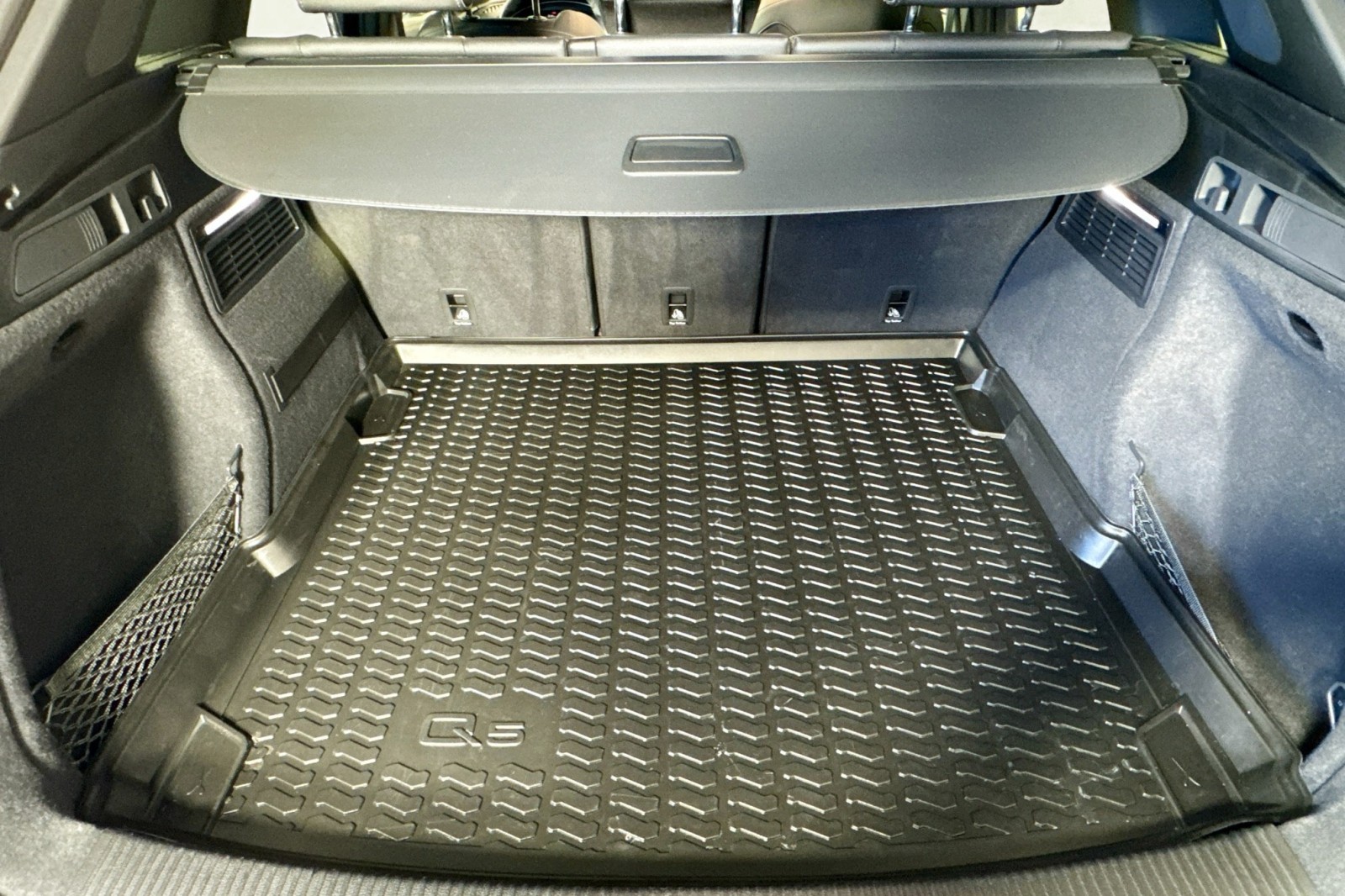 Used 2024 Arkona White Audi S line Prestige image 24