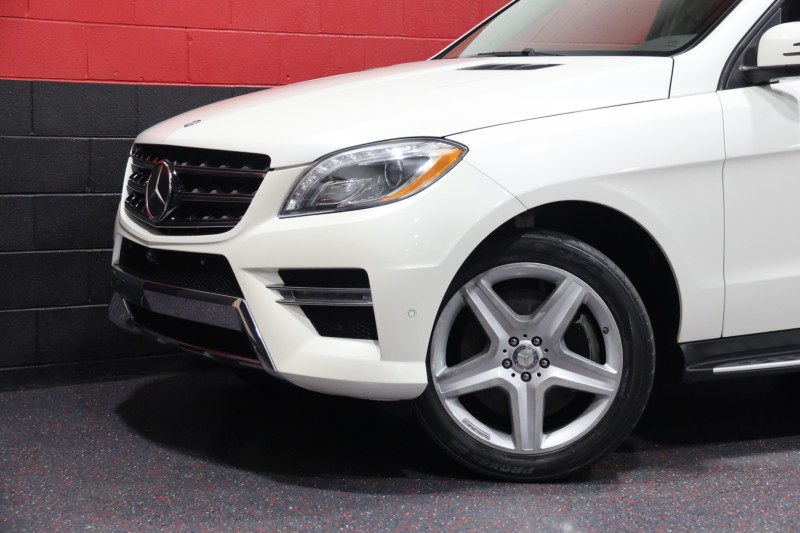 2014 Mercedes-Benz ML550 AMG Sport 4-Matic 4dr Suv in , 