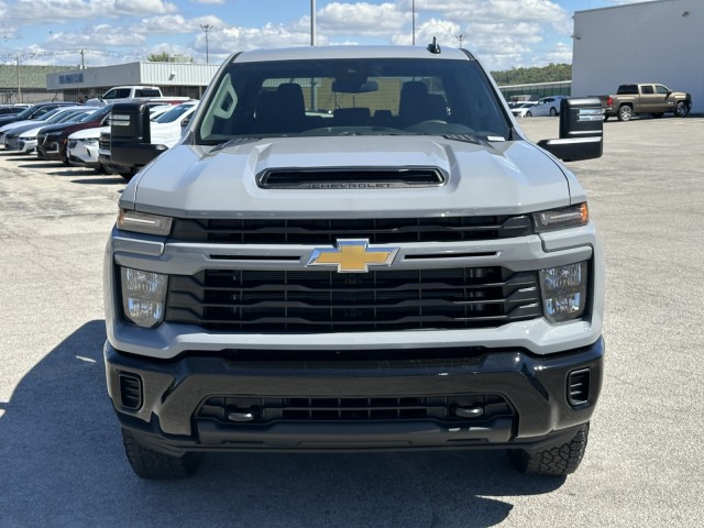 2025 Chevrolet Silverado 2500HD Custom 8