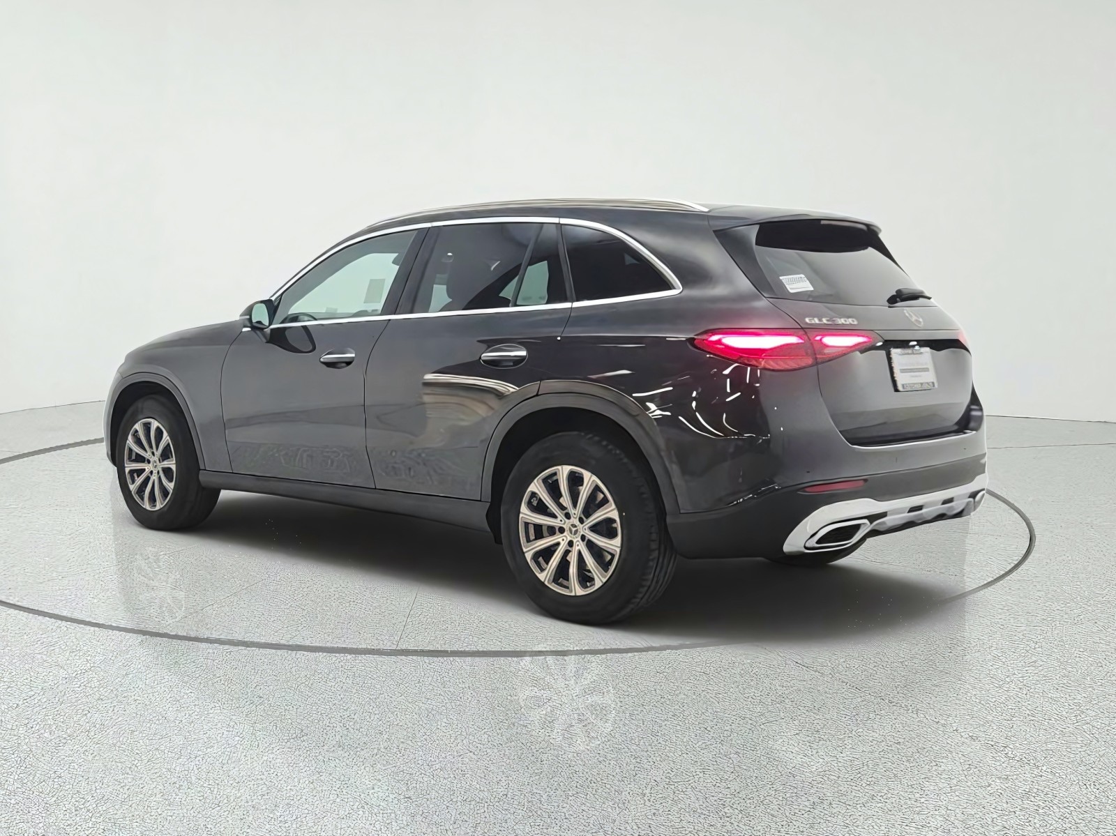 New 2027 Graphite Grey Metallic Mercedes-Benz GLC 300 SUV image 7