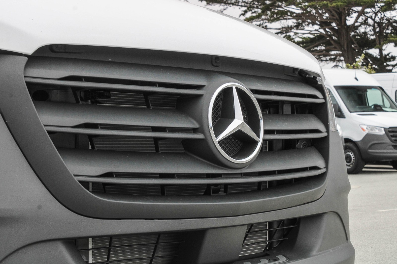 Sprinter Cargo Van 2500 w/144-Inch Wheelbase