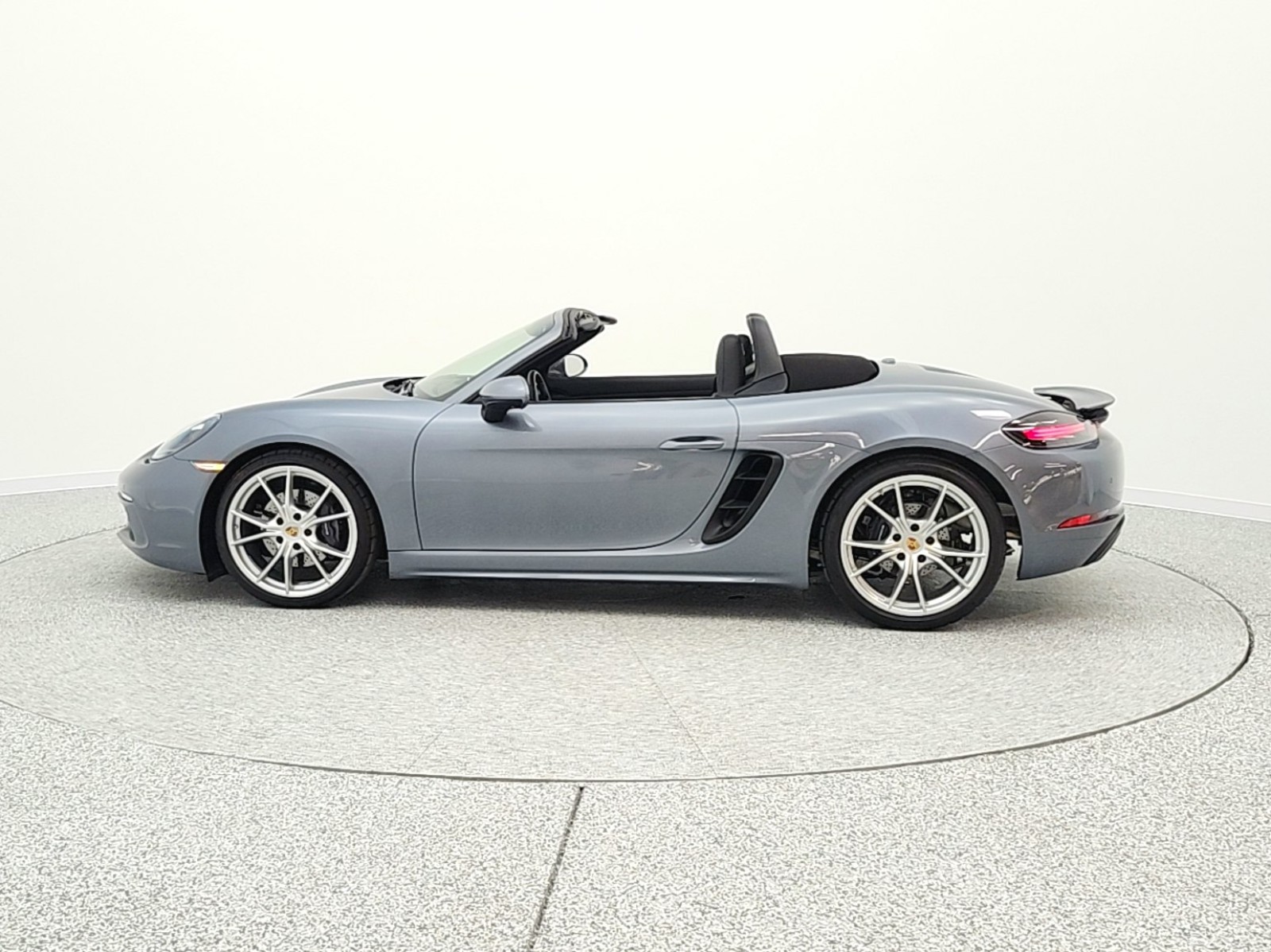 Used 2025 Agate Grey Metallic Porsche Roadster image 8