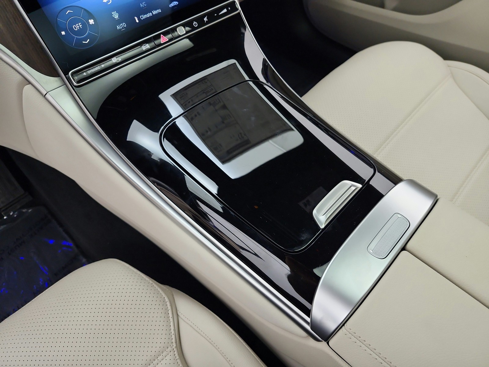 New 2027 Black Mercedes-Benz GLC 300 SUV image 9