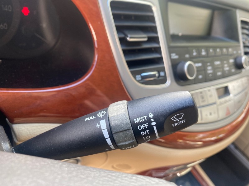 2013 Hyundai Genesis 3.8L LOW MILES 33,576 in , 