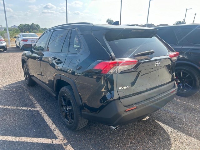 2020 Toyota RAV4 XLE 3