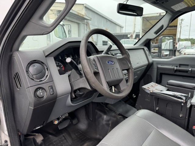 2015 Ford F-350 4x4 Service Body w Ladder Racks XL in ,