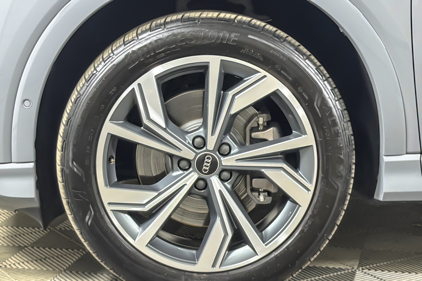 Used 2023 Pebble Gray Audi Premium Plus 50 quattro image 25