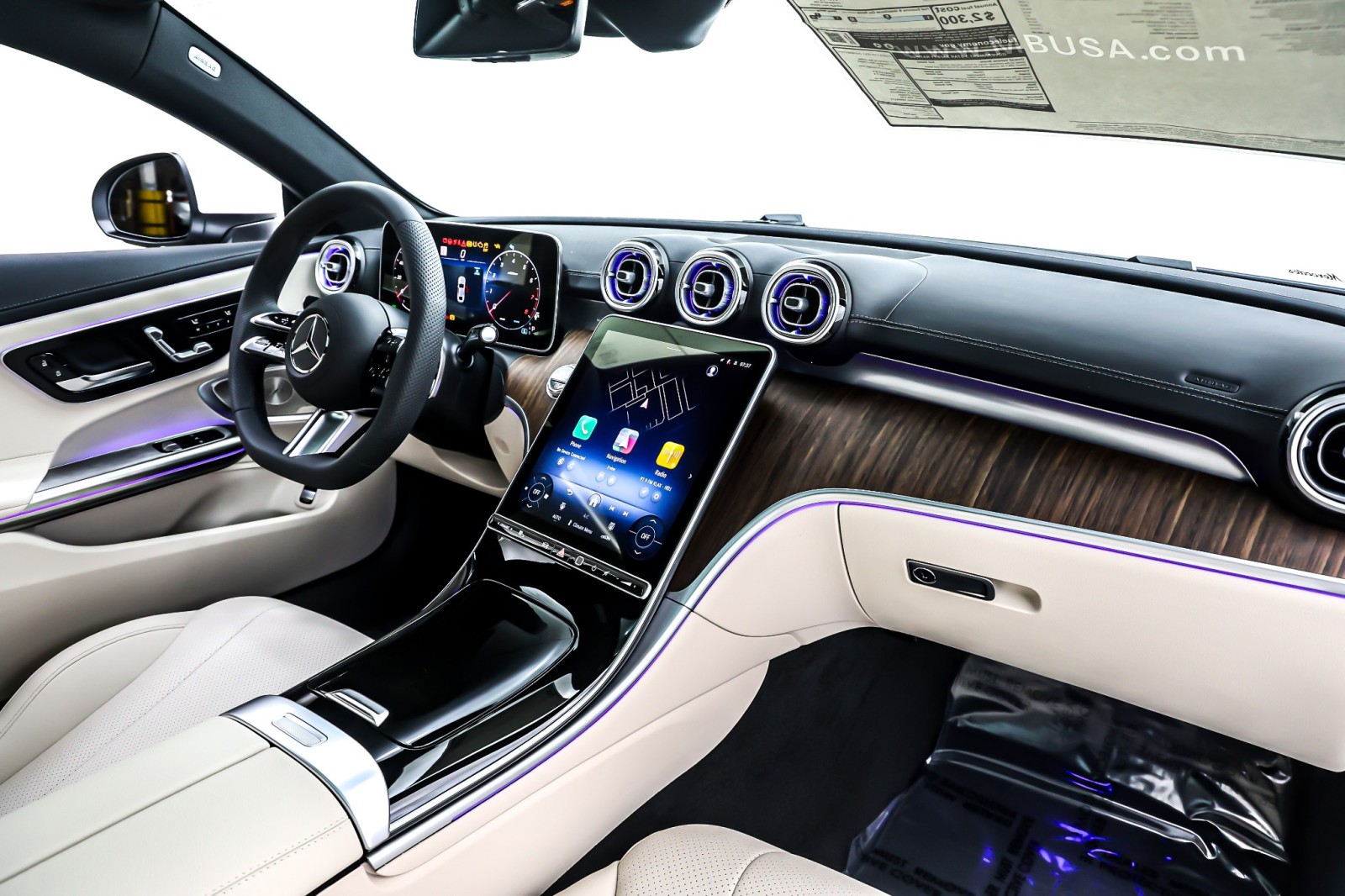 New 2026 MANUFAKTUR Moonlight White Metallic Mercedes-Benz CLE 300 image 5