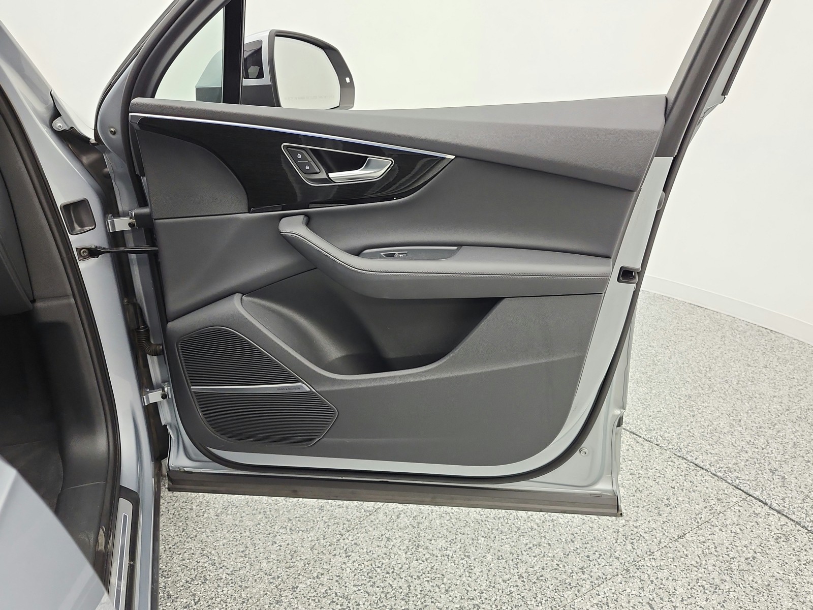 Used 2023 Satellite Silver Metallic Audi Premium Plus 55 TFSI quattro image 23